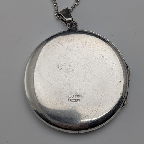 1972 British Vintage Sterling Silver Round Locket Pendant with Sterling Silver Necklace, 11.5g in total, Exquisite Jewellery